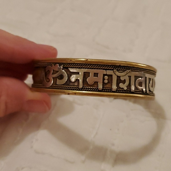 Vintage Jewelry - Cuff bracelet Beautiful